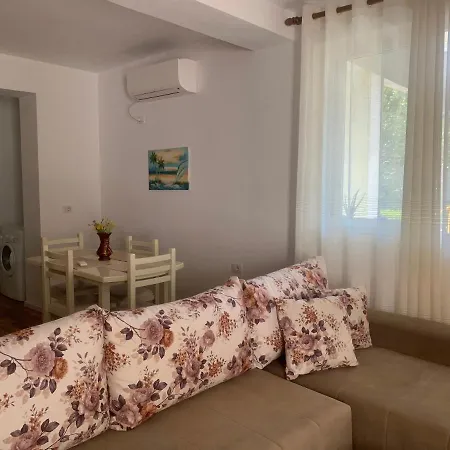 Blevim Place בית הארחה