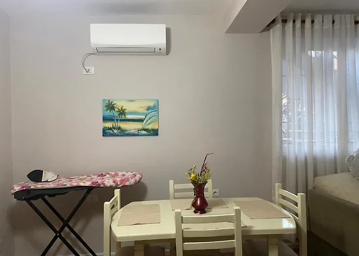 Konukevi Blevim Place Avlonya